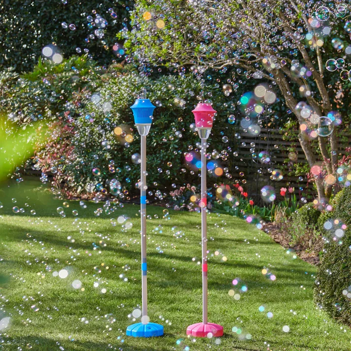 Lysande lykta med bubbelmaskin